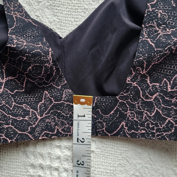 Lululemon Like Nothing Cupped Light Support Back Clasped Bra- Rose Black - Picture 7 of 7